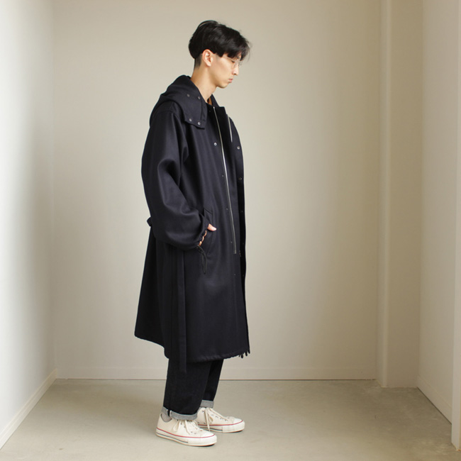 チャクラのコーディネート 青いコート オーラリーの暖かいコート 着楽 チャクラ Ciacura