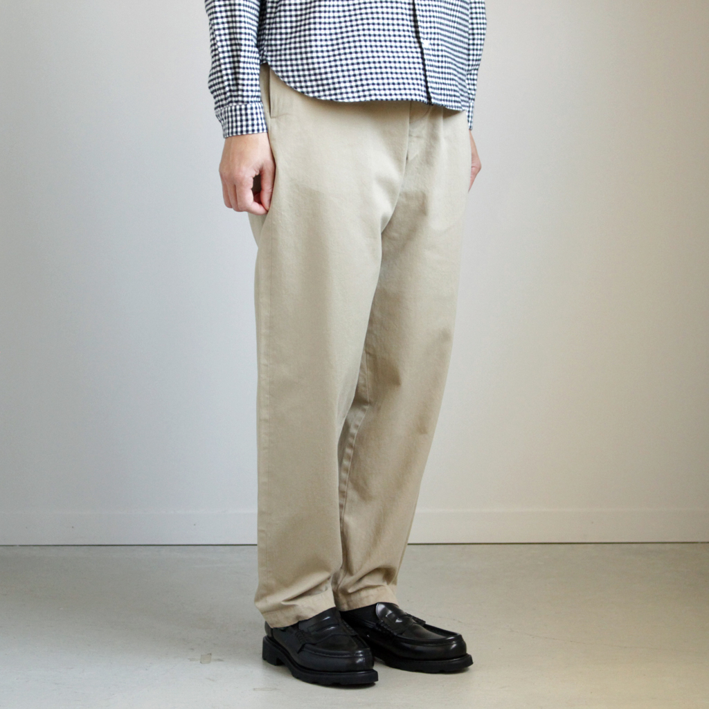 YAECA | ヤエカ [ Chino Cloth Pants – wide tapared #khaki ] – 着楽