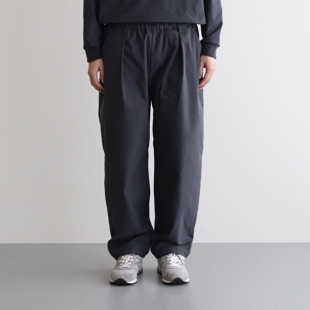 TEATORA | テアトラ [ WALLET PANTS RESORT MOTION STRUCTURE #GRAPHITE  [tt-004R-MS] ] – 着楽（チャクラ/ciacura）